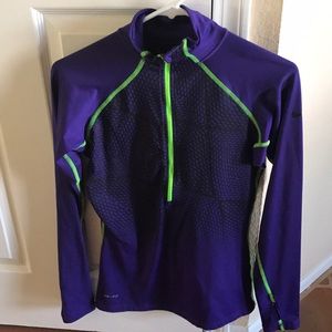 Women's NIKE Pro Running Top.SM